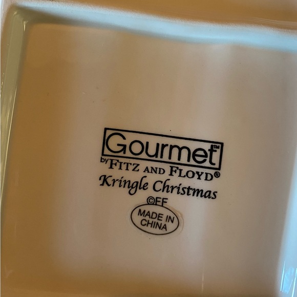FITZ and FLOYD Kringle Christmas Set of 4 Snack Plates - Picture 6 of 7